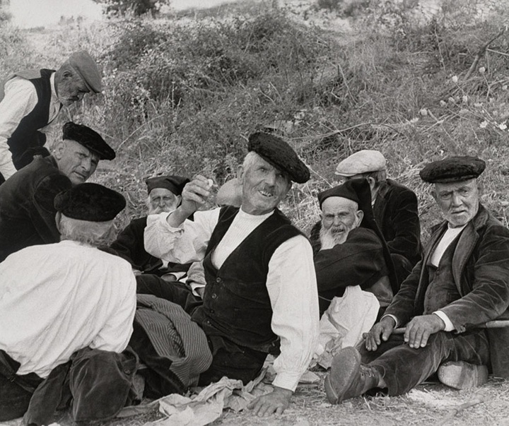 Gallery of Photos by Henri Cartier-Bresson-50s & 60s