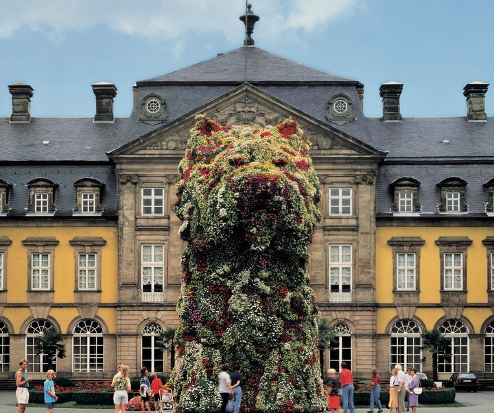 Gallery of Sculpture by Jeff Koons - USA
