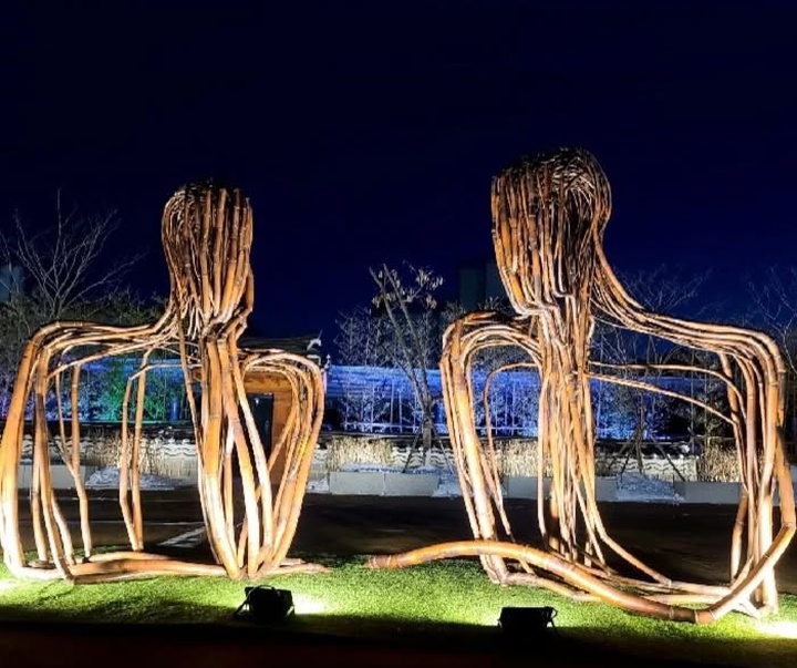 Gallery of Sculpture by Ahnjaehong - South Korea