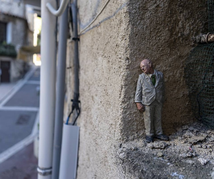 Gallery of Sculpture & Modern art by Isaac Cordal-Spain