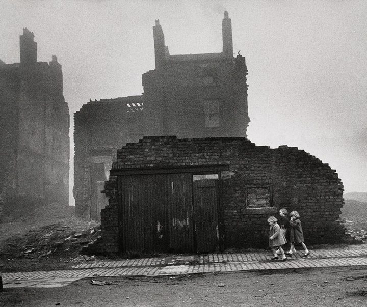 Gallery of Photos by Henri Cartier-Bresson-50s & 60s