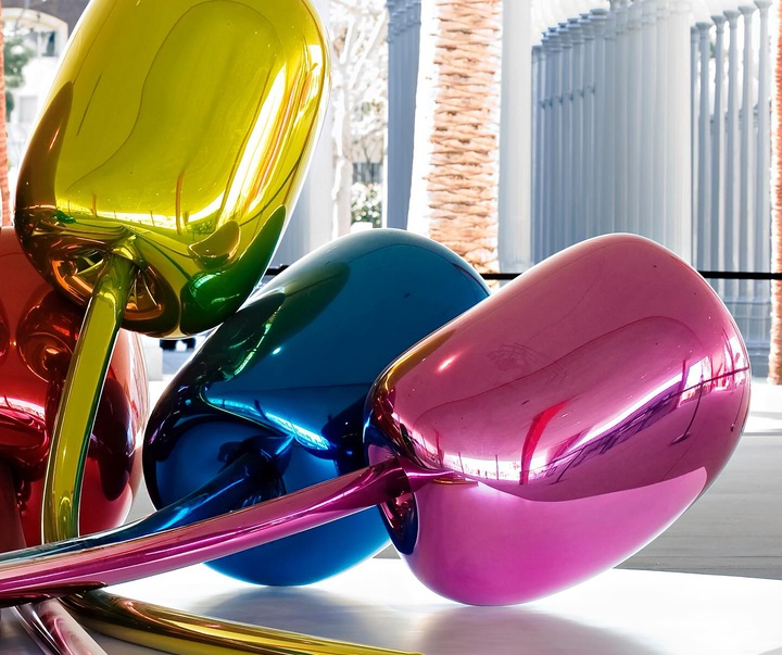Gallery of Sculpture by Jeff Koons - USA