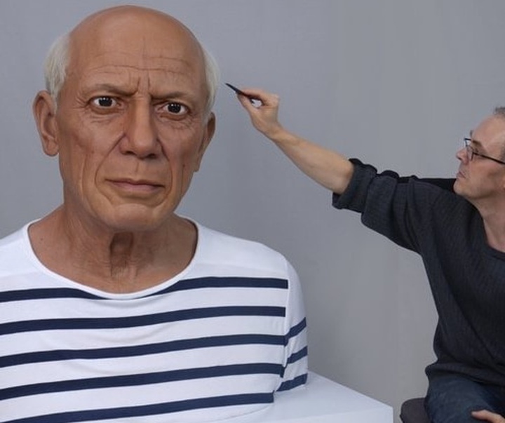 Gallery of Hyperreal Sculpture by Ron Muek-Australia