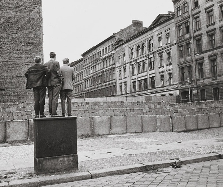 Gallery of Photos by Henri Cartier-Bresson-50s & 60s