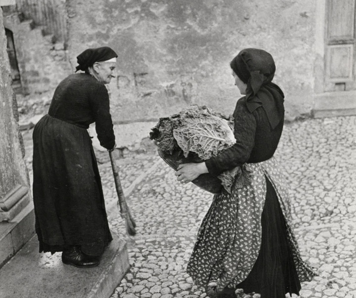 Gallery of Photos by Henri Cartier-Bresson-50s & 60s