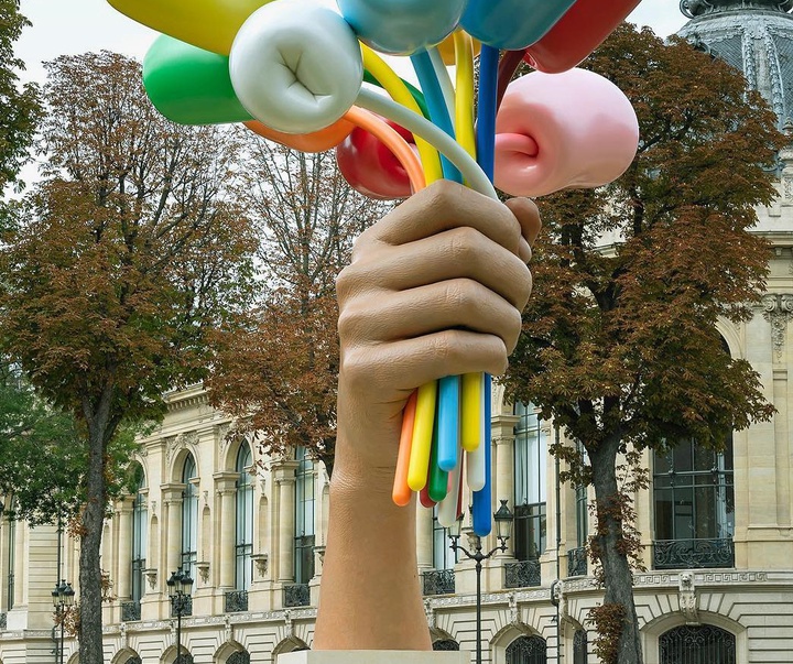 Gallery of Sculpture by Jeff Koons - USA