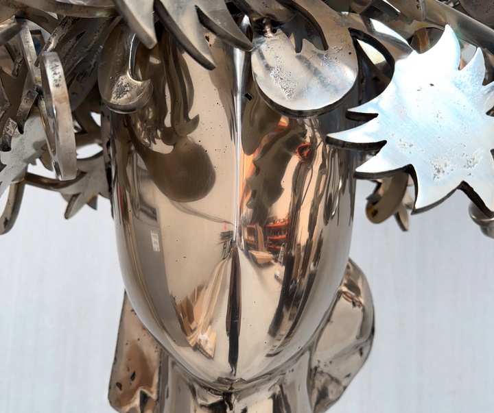 sulpture by manolo valdes spain