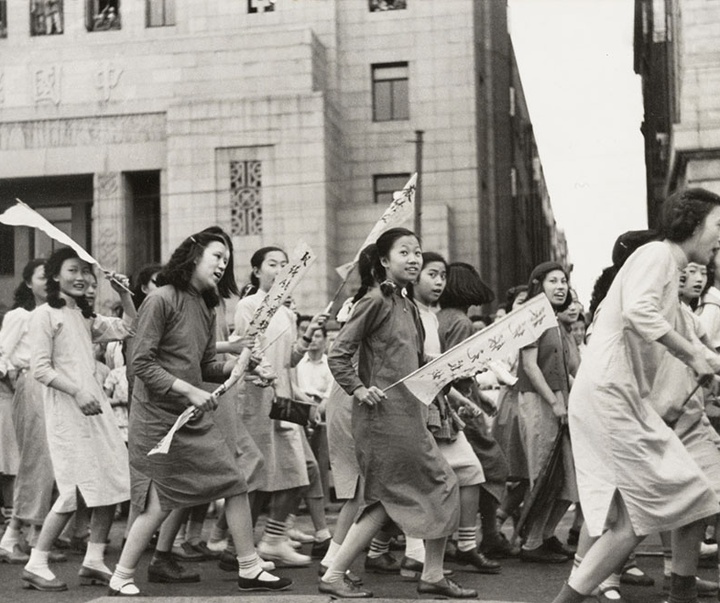 Gallery of Photos by Henri Cartier-Bresson-30s & 40s