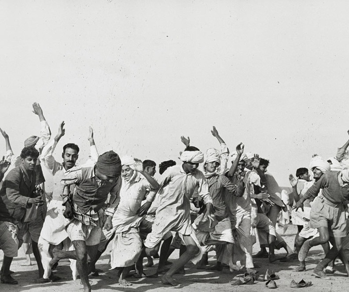 Gallery of Photos by Henri Cartier-Bresson-30s & 40s