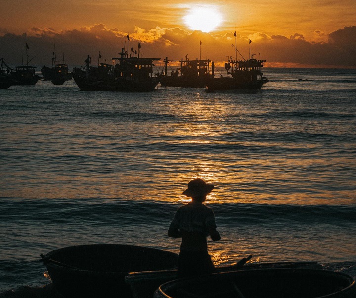 Gallery of Photography by Mahendra Bakle - India