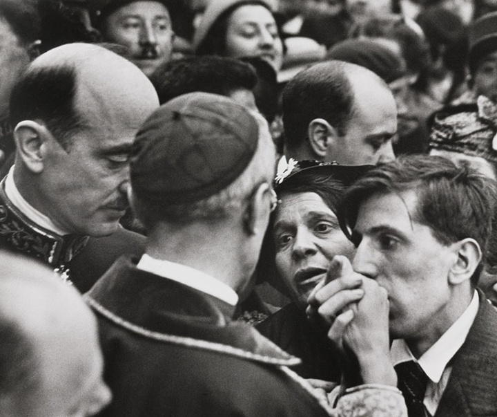 Gallery of Photos by Henri Cartier-Bresson-30s & 40s