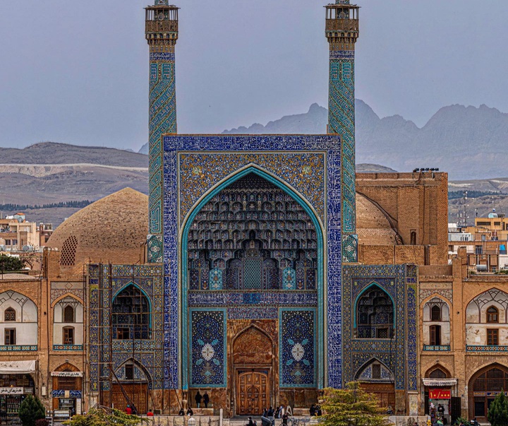 he abbasi jame mosque of isfahan