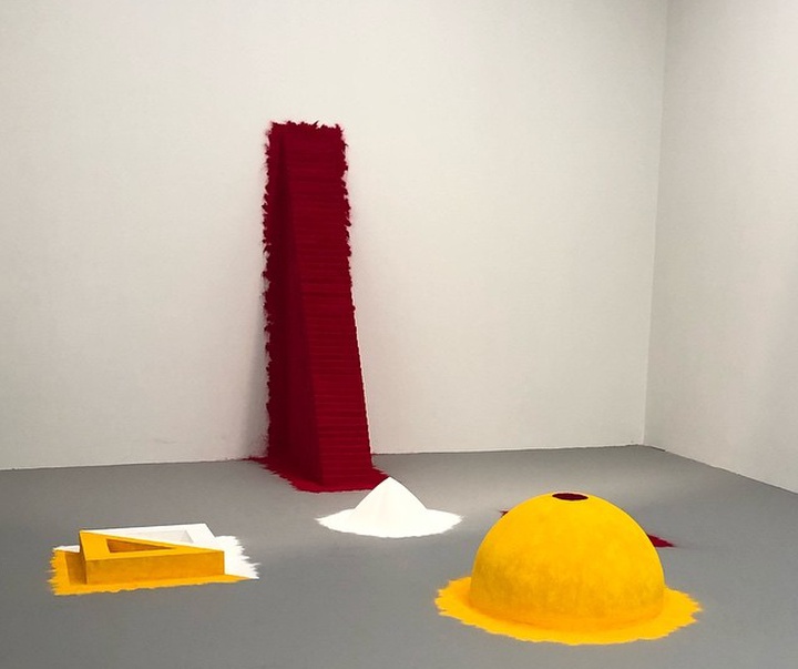 Gallery of Sculpture by Anish Kapoor - India