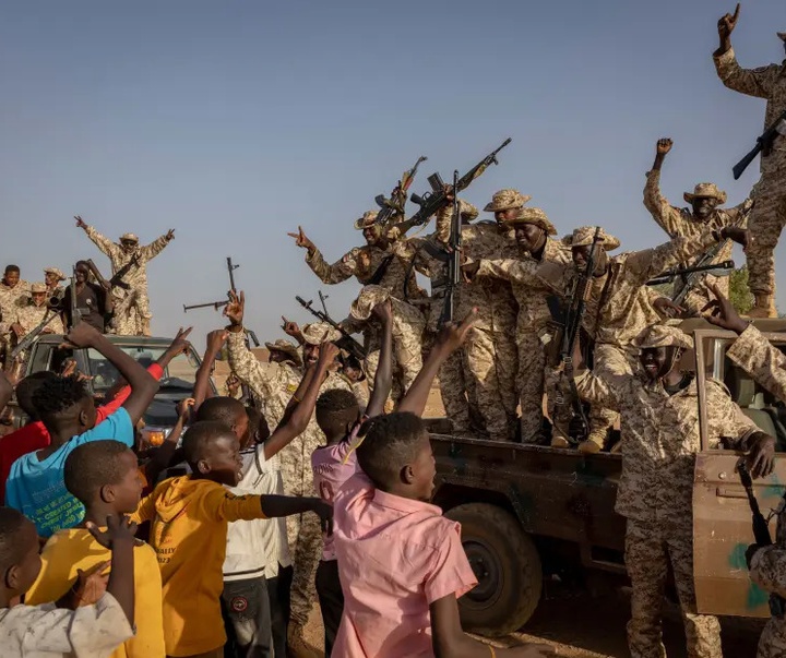 Gallery of the Best Photos of 2024