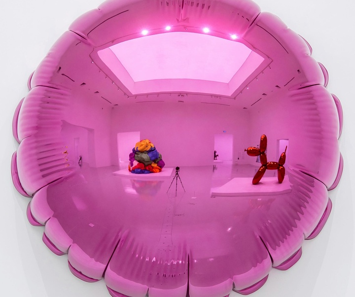 Gallery of Sculpture by Jeff Koons - USA