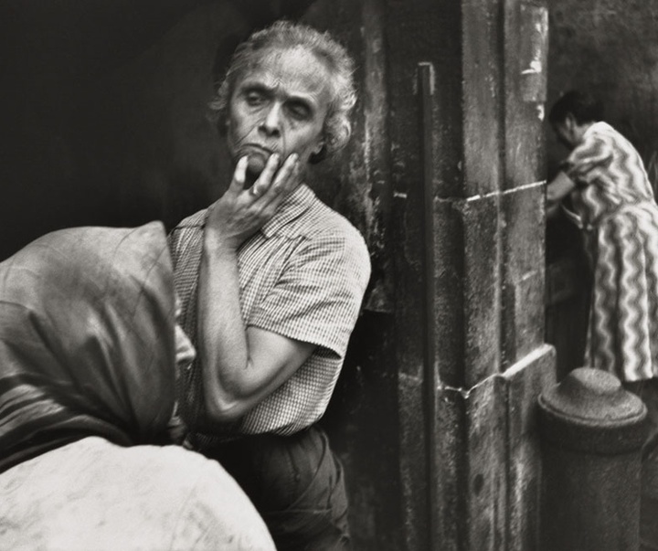 Gallery of Photos by Henri Cartier-Bresson-30s & 40s