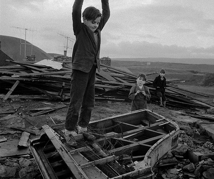 Gallery of the photos by Philip Jones Griffiths-USA