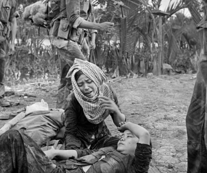 Gallery of War Photos in Vietnam by Horst Faas-Germany