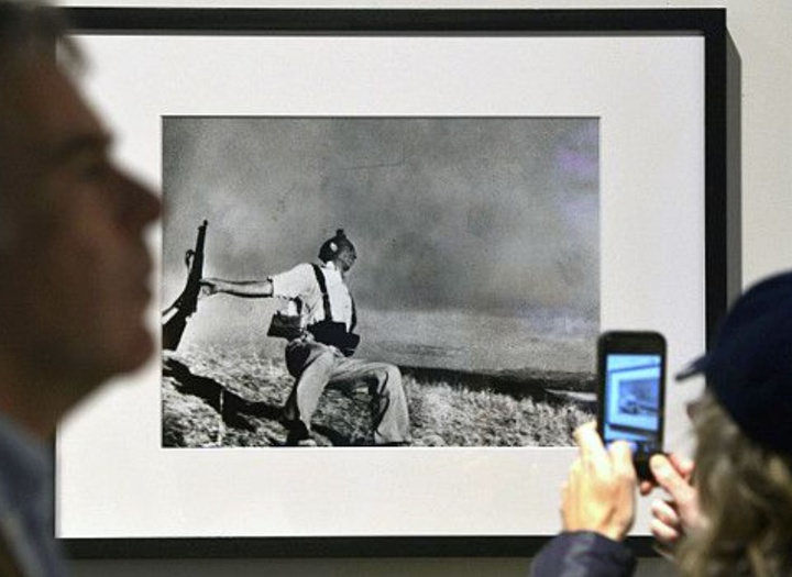 The photo that made Robert Capa the most famous photographer in the world