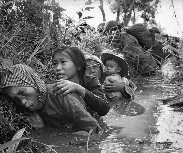 Gallery of War Photos in Vietnam by Horst Faas-Germany