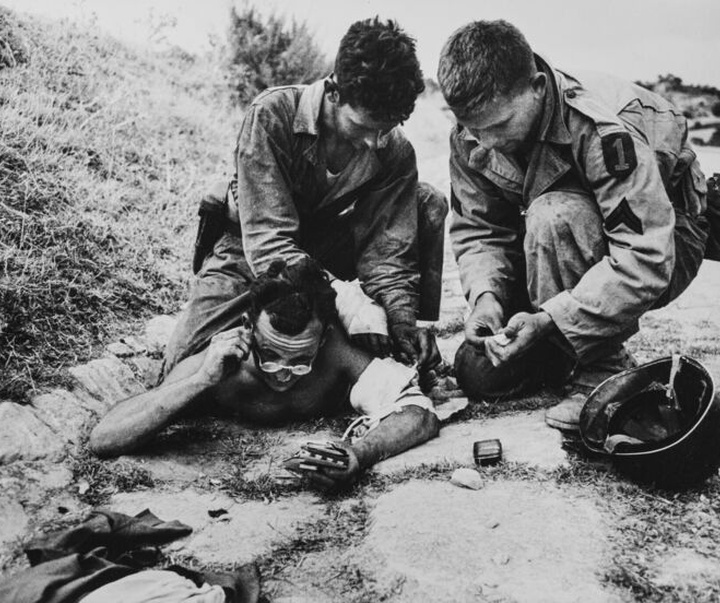 Gallery of World War II photos by Robert Capa-Hungary