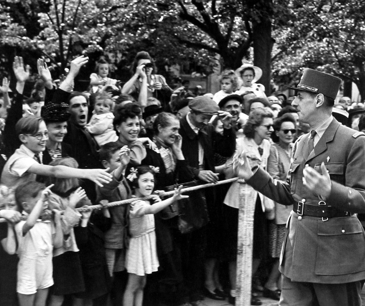 Gallery of World War II photos by Robert Capa-Hungary