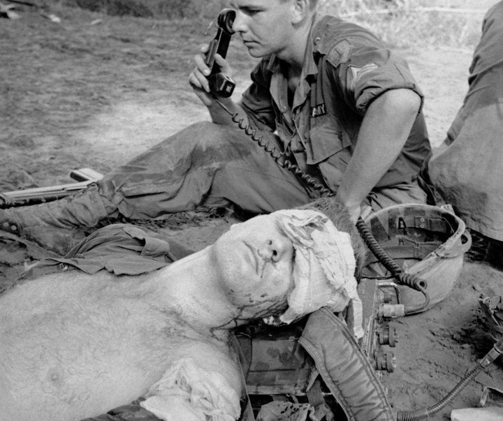 Gallery of War Photos in Vietnam by Horst Faas-Germany