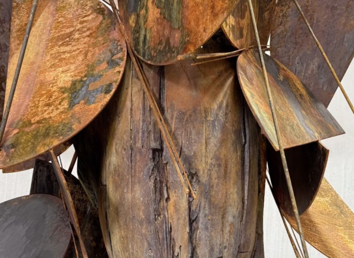 Sulpture by Manolo Valdes - Spain