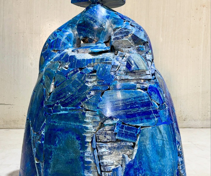 sulpture by manolo valdes spain