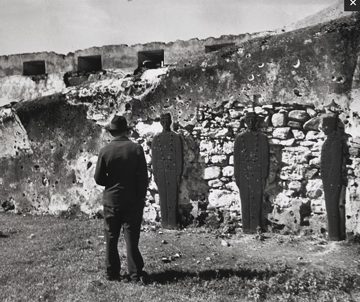 Gallery of Photos by Henri Cartier-Bresson-30s & 40s