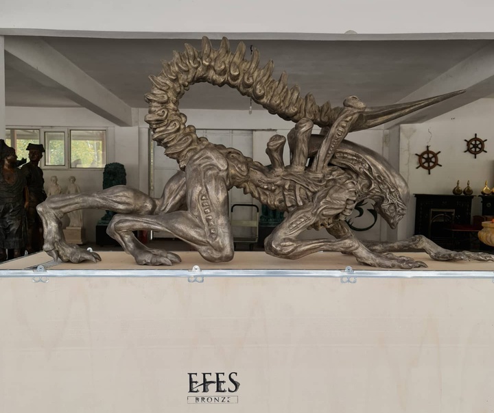 Gallery of Sculpture by Efes bronze Groupe - Turkey