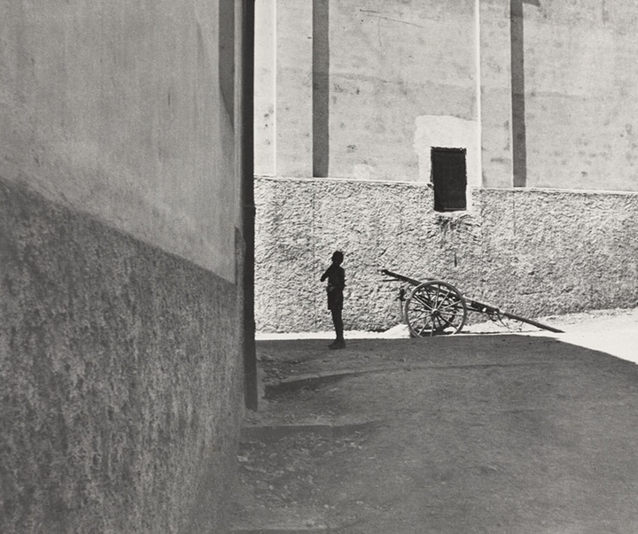 Gallery of Photos by Henri Cartier-Bresson-30s & 40s