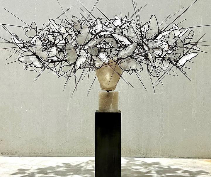 sulpture by manolo valdes spain