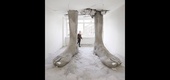 "ایگو ارکتوس" مجسمه ای غول پیکر از پاهای انسان