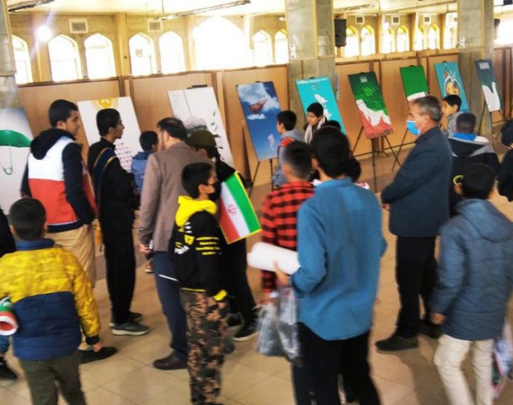 افتتاح نمایشگاه پوستر «ایران ۱۴۰۴» برای دانش آموزان یاسوجی