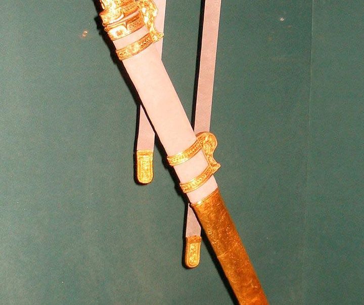 sword and scabbard from 7th century persia