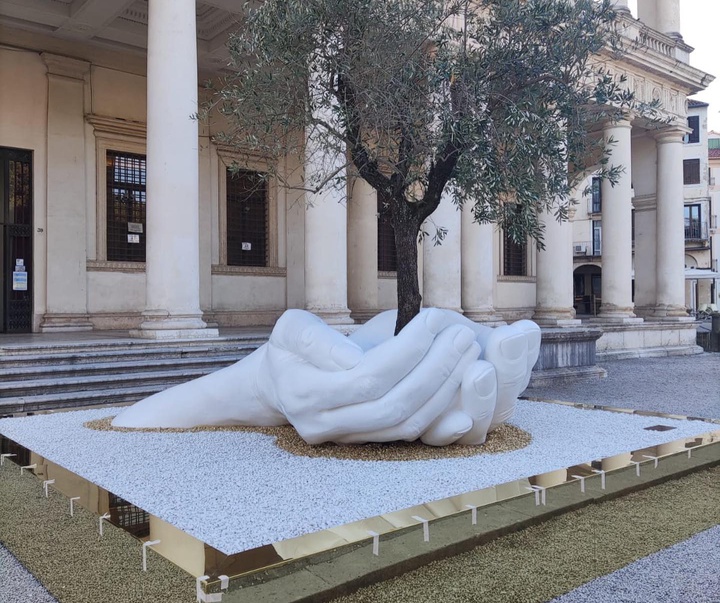 گالری آثار مجسمه و حجم لورنزو کوئین از ایتالیا