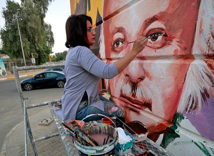 آثار بانوی هنرمند عراقی بر دیوارهای شهر بغداد