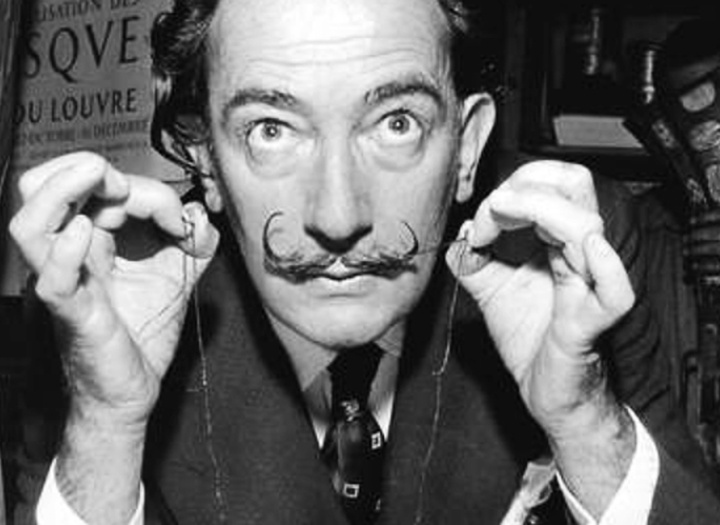 نقاشی غیرعادی در پارکینگ یک خانه پیدا شد