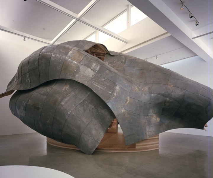 گالری آثار مجسمه و حجم فرانک گهری هنرمند آمریکایی کانادایی