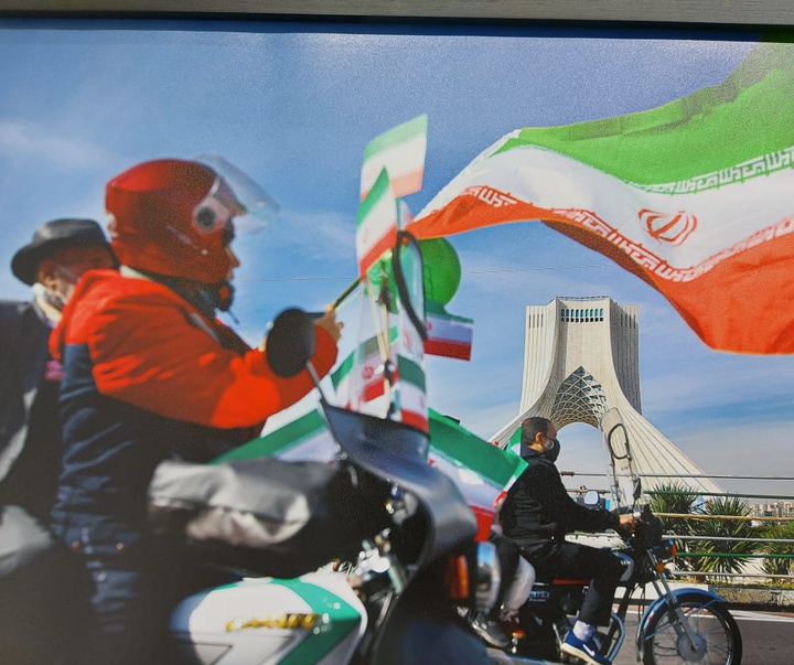 گزارش تصویری از نمایشگاه عکس پرچم افتخار