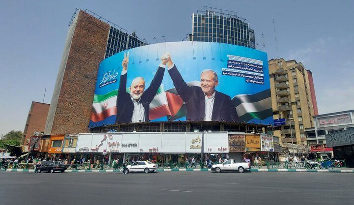 دیوارنگاره میدان ولیعصر (عج) میزبان فرمانده آزادگان شد