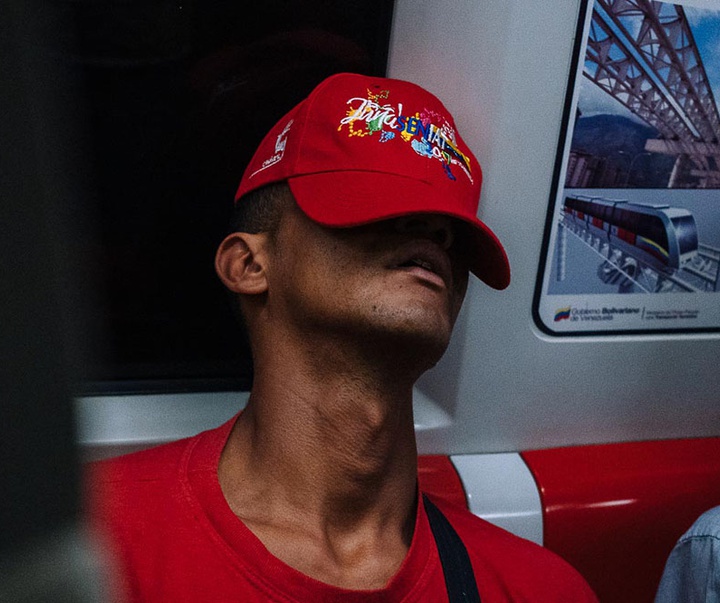 عکس های خیابانی و مستند اجتماعی { لنی رویز } از ونزوئلا ( بخش دوم }