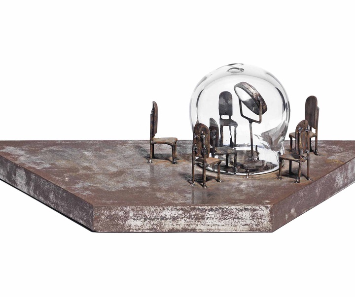 گالری مجسمه‌های لوئیز بورژوا هنرمند فرانسوی آمریکایی