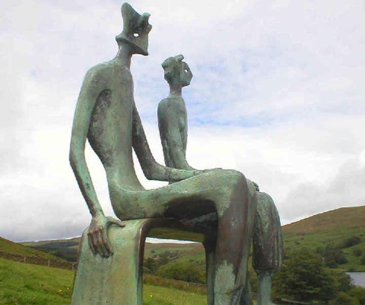 گالری مجسمه‌های هنری مور از انگلستان