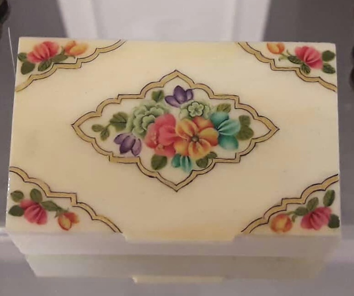 گالری آثار گل و مرغ و تذهیب شهلا قاضی زاده از ایران