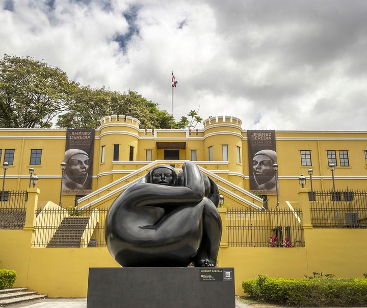 گالری آثار مجسمه و حجم خورخه خیمنز مارتینز از کاستاریکا