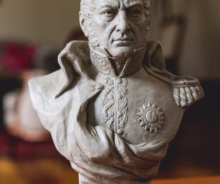 گالری مجسمه‌های کارلوس بناویدز از آرژانتین