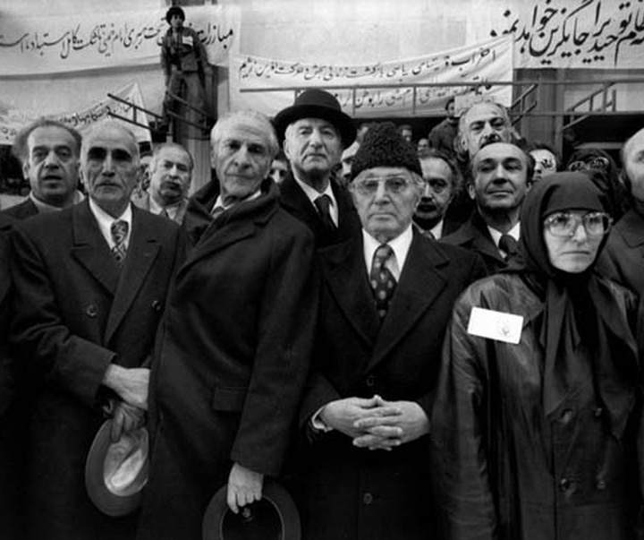 گالری عکس های مستند عباس عطار از ایران  (بخش اول، انقلاب ۱۳۵۷)