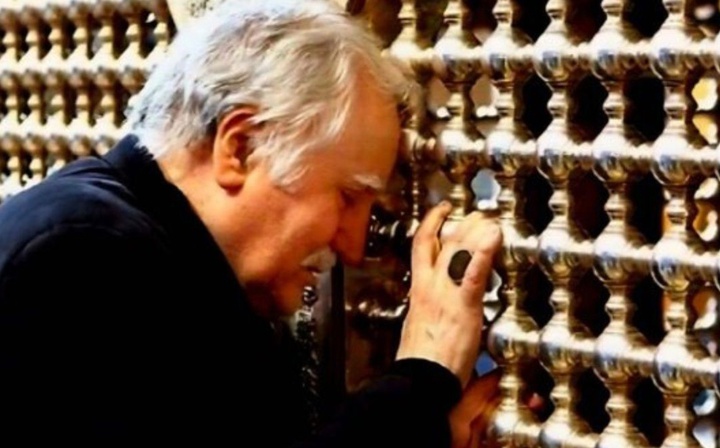 ویدئویی از سخنان استاد فرشچیان درباره طراحی ضریح حرم امام حسین (ع)